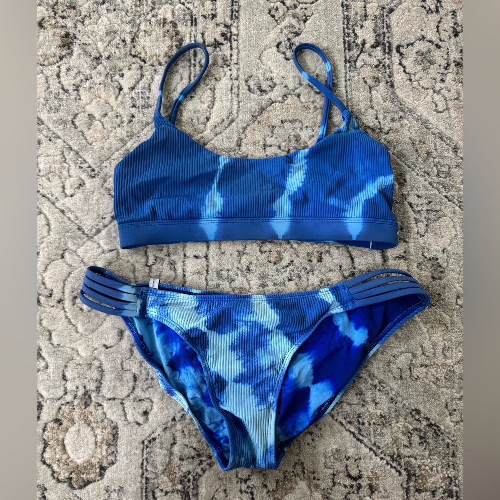Body glove bikini set top and bottom